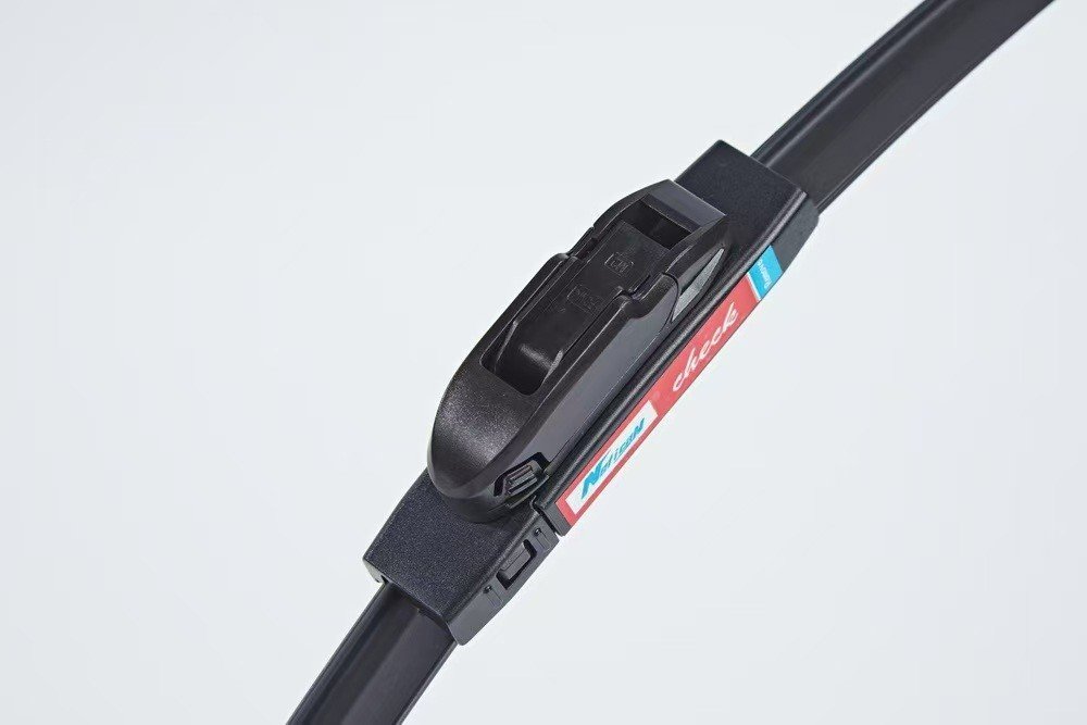 Latest company news about Xiamen Changshun Factory Wholesale: High - Quality Multifunctional Boneless Windshield Wipers Made of Natural Rubber