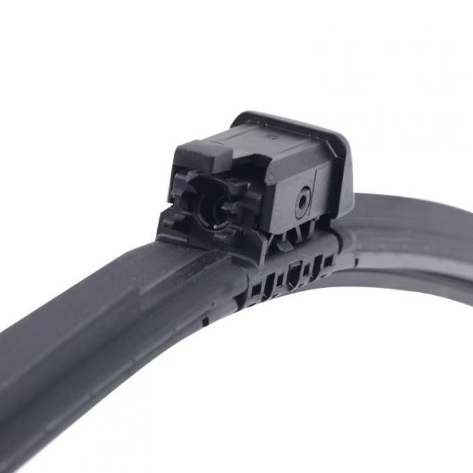 Mercedes Benz Water Spraying Windshield Wipers for Cold Weather Driving HEATTEC Technology 1